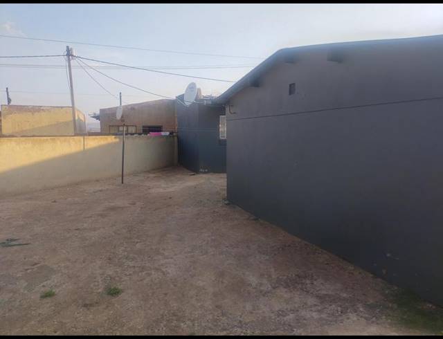 2 BEDROOM HOUSE FOR SALE IN KATLEHONG SOUTH